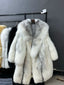 Modelli di cappotti e giacche corte da donna in pelliccia di volpe - vista del prodotto