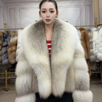 Giacca da donna grigio chiaro in pelliccia di volpe con revers oversize - Grigio chiaro